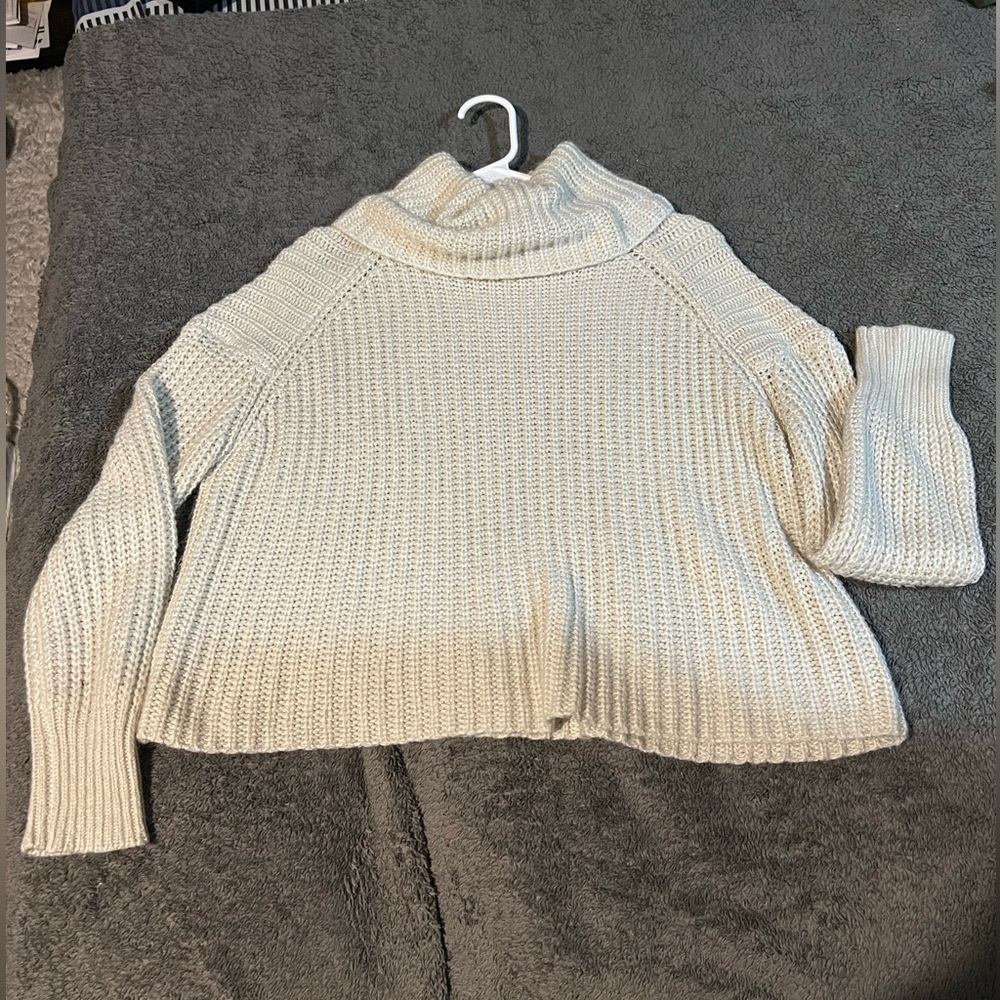 Cropped turtle neck sweater